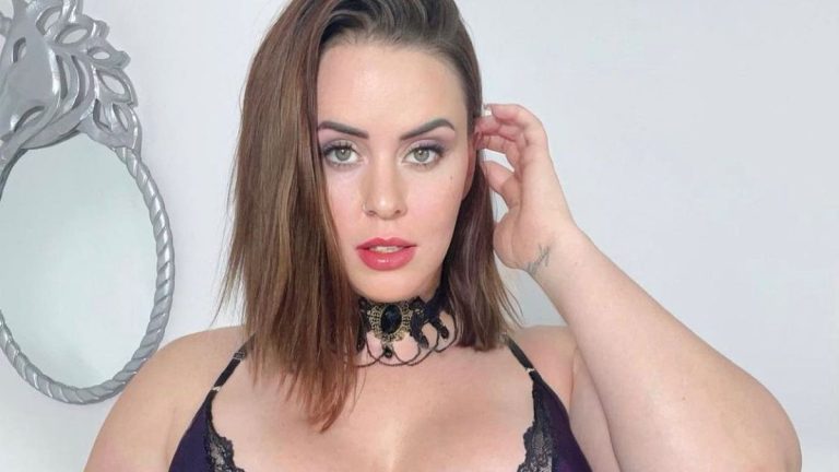 Giantess on OnlyFans Makes Almost 50k a Month