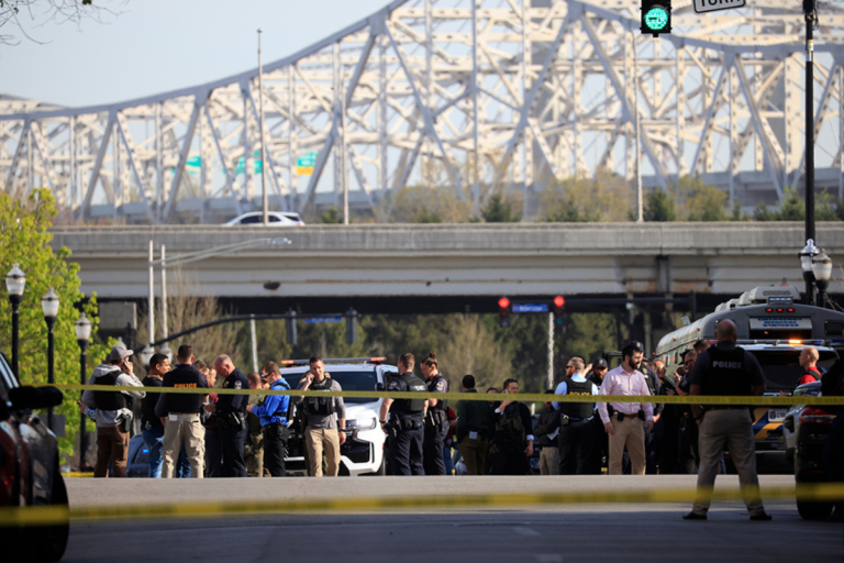 Employee kills 4, injures 8, after opening fire in Louisville bank