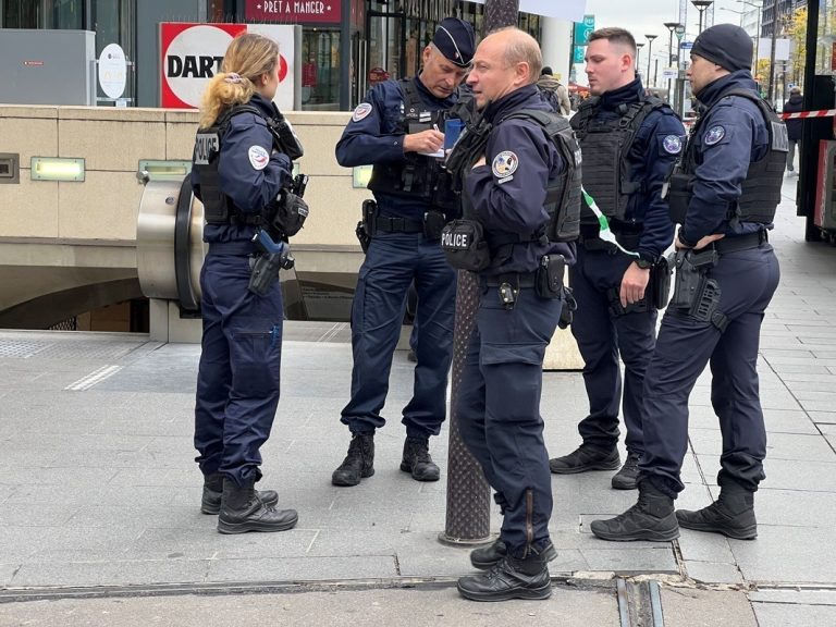 Police Shoot Woman in Paris Metro After She Shouts Allahu Akbar