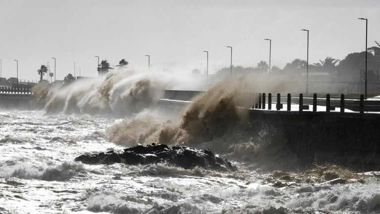 South Africa: Cape Town Battered By Level 8 Storm
