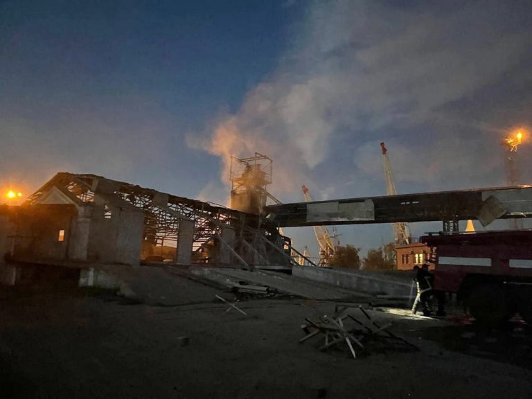 Russian Drone Targets Ukrainian Port City, Inflicts Severe Damage on Grain Facilities