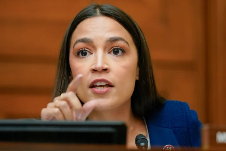 Alexandria Ocasio-Cortez calls out heckler that called her a big booty latina