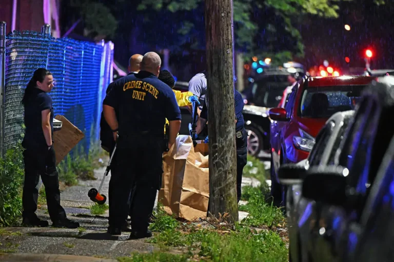 Gunman in Philadelphia Kills Five and Injures Two Children