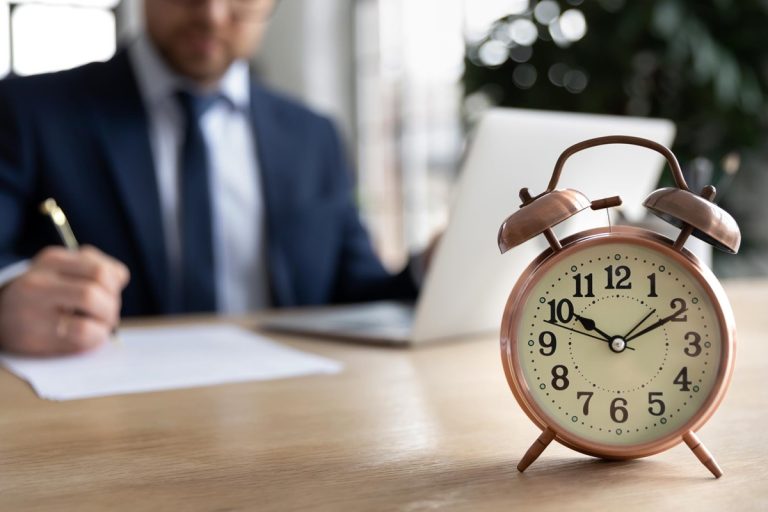 How Do Successful Entrepreneurs Manage Their Time Effectively?
