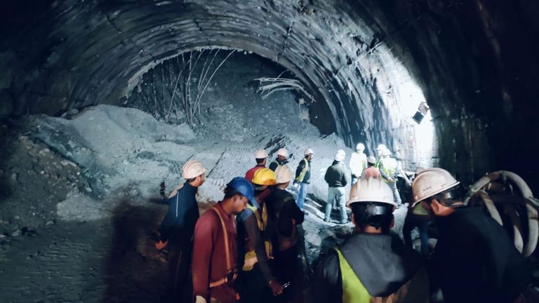 Indian Tunnel: Rescue Teams Employ Manual Excavation in Effort to Liberate 41 Trapped Workers