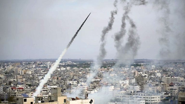 Major Airlines Suspend Israel Flights Amid Escalating Conflict with Hamas