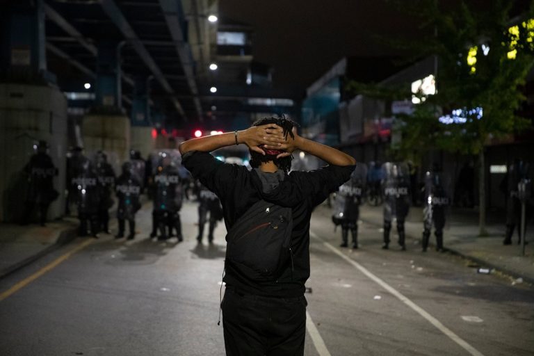 Looting in Philadelphia: Large Crowds of Juveniles Engage in Widespread Chaos