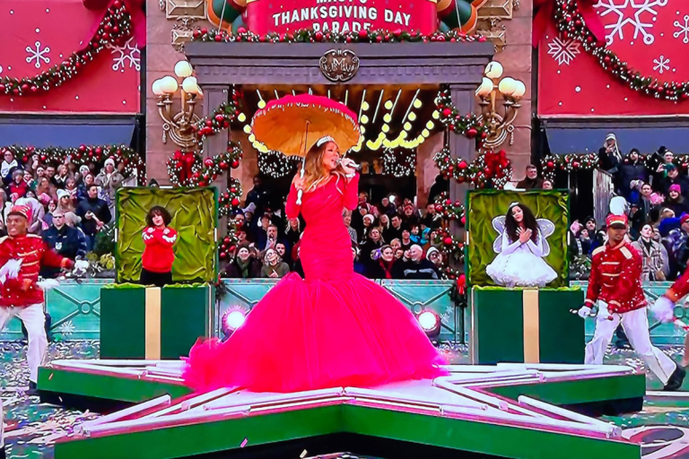 Mariah Carey gets mixed reviews for Thanksgiving Day Parade performance