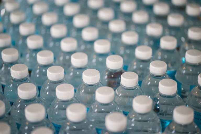 Researchers Detect 250,000 Nanoplastic Particles per Liter in Bottled Water