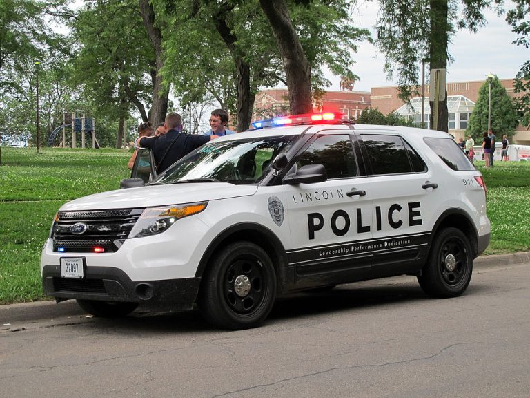 Nebraska: Off-Duty Deputy Shoots Man