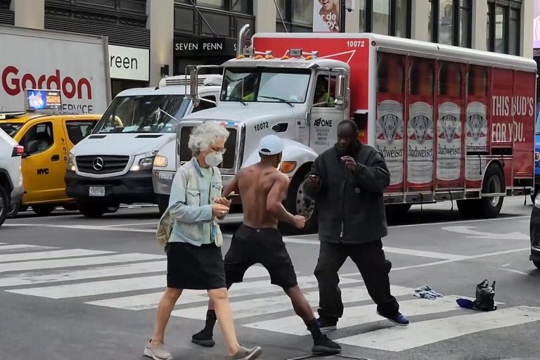 New Yorkers Stunned As Murder Unfolds In Broad Daylight