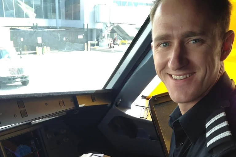 Passengers Sue Airline Over Alleged Off-Duty Pilot’s Mid-Flight Emergency