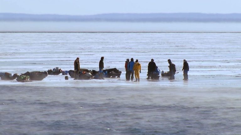 Over 100 Individuals Safely Rescued After Ice Floe Breaks Free from Minnesota Lakeshore