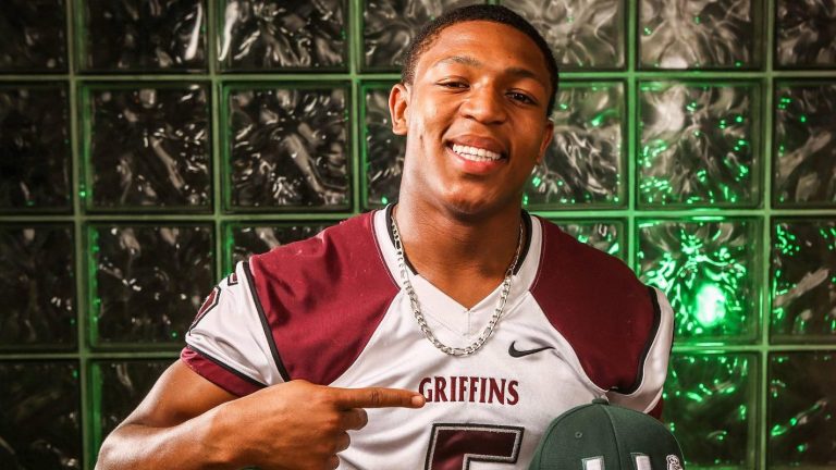 Tragic News: Pro Football Legend’s Son Passes Away at Just 28