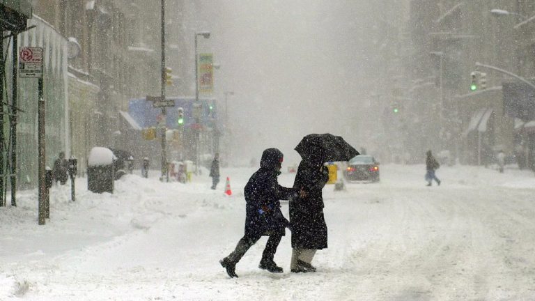 Snowstorm Forces School Closures as Cities Brace for Impact