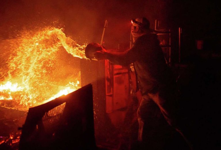 Southern California Wildfire Prompts Evacuation