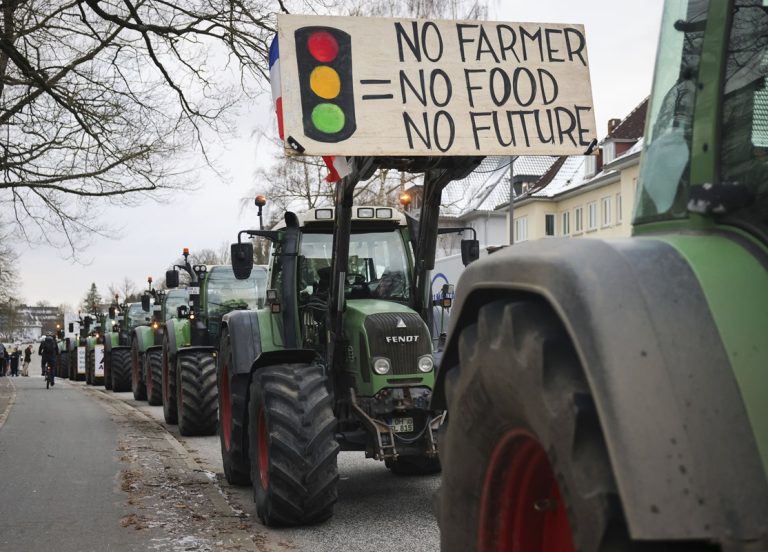 Tractor Convoy Converges on Berlin in Final Stand of Week-Long Farmer Demonstrations