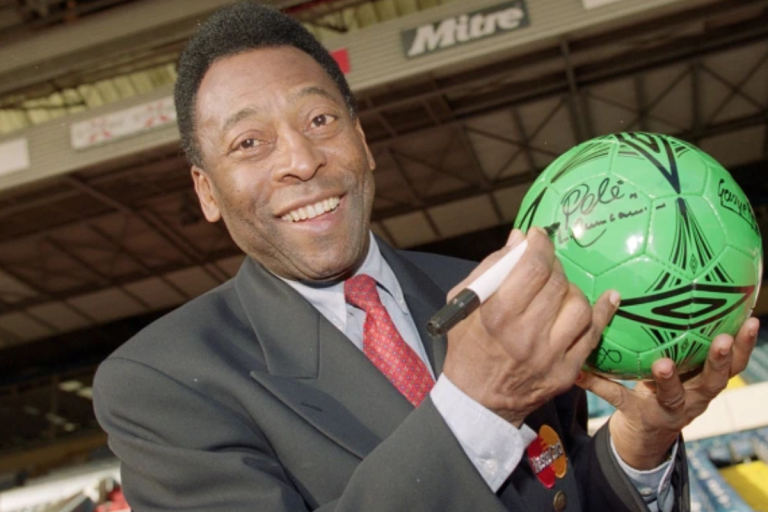 Tribute to Pele: The football legend from Brazil