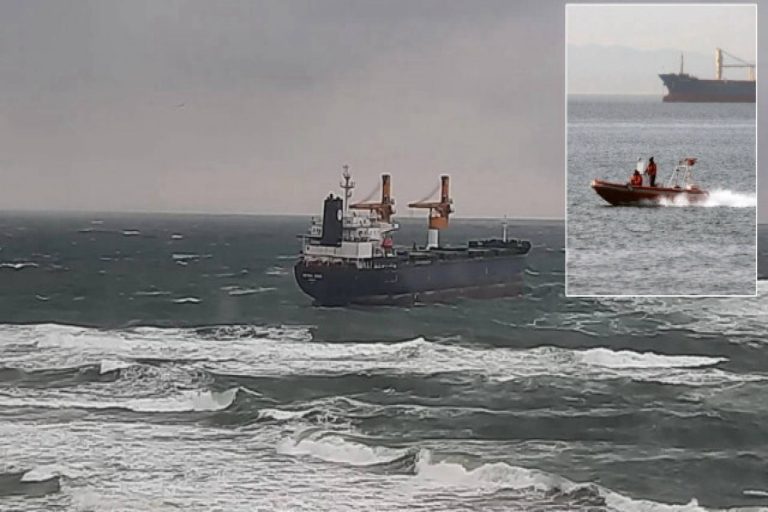 Turkey Sends Rescue Boats as Cargo Ship with 6 Crew Sinks
