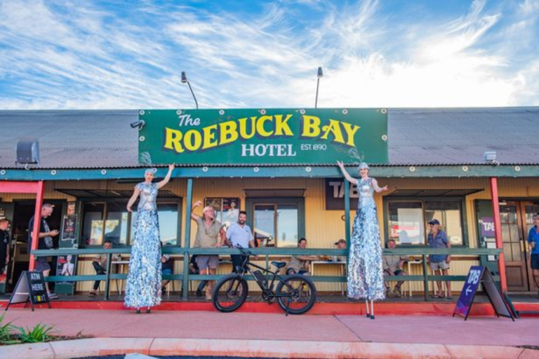 Aussie pub ripped for hosting topless event to honor Queen ‘Lizzy’