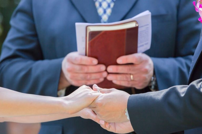 Wedding Ceremony Takes Shocking Turn as Officiant’s Blank Firearm Shot Injures Grandson