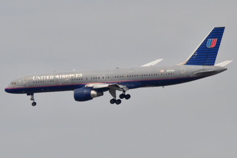 United Airlines Aircraft Conducts Emergency Landing