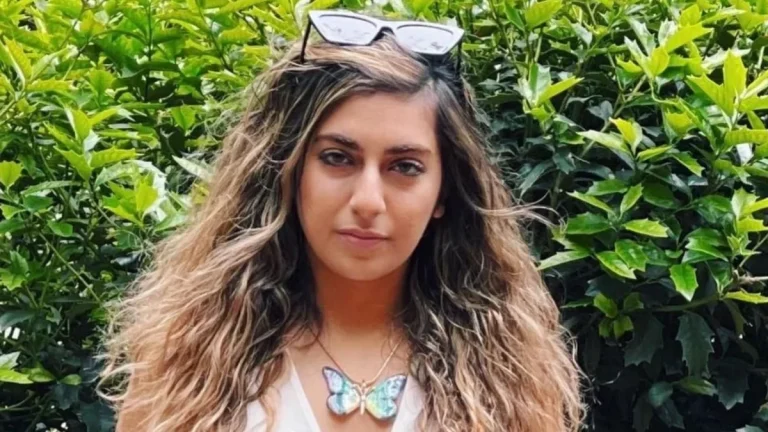Karma is a B****, Woman Stabs Date in the Neck Out of Revenge