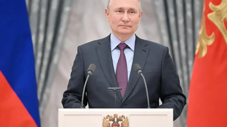 The Ban to End All Bans: Putin Bans Instagram