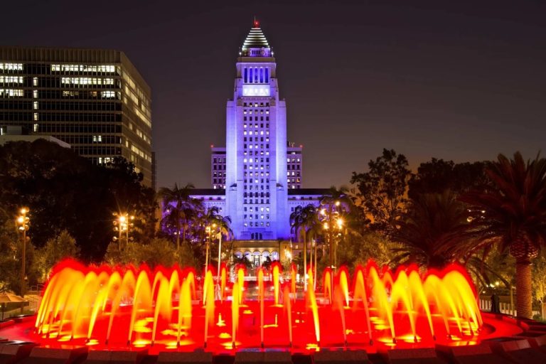 Major Earthquake Jolts Los Angeles