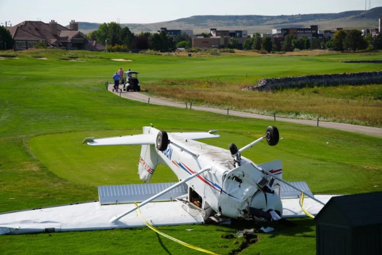 Small Plane Crashes Near Golf Course