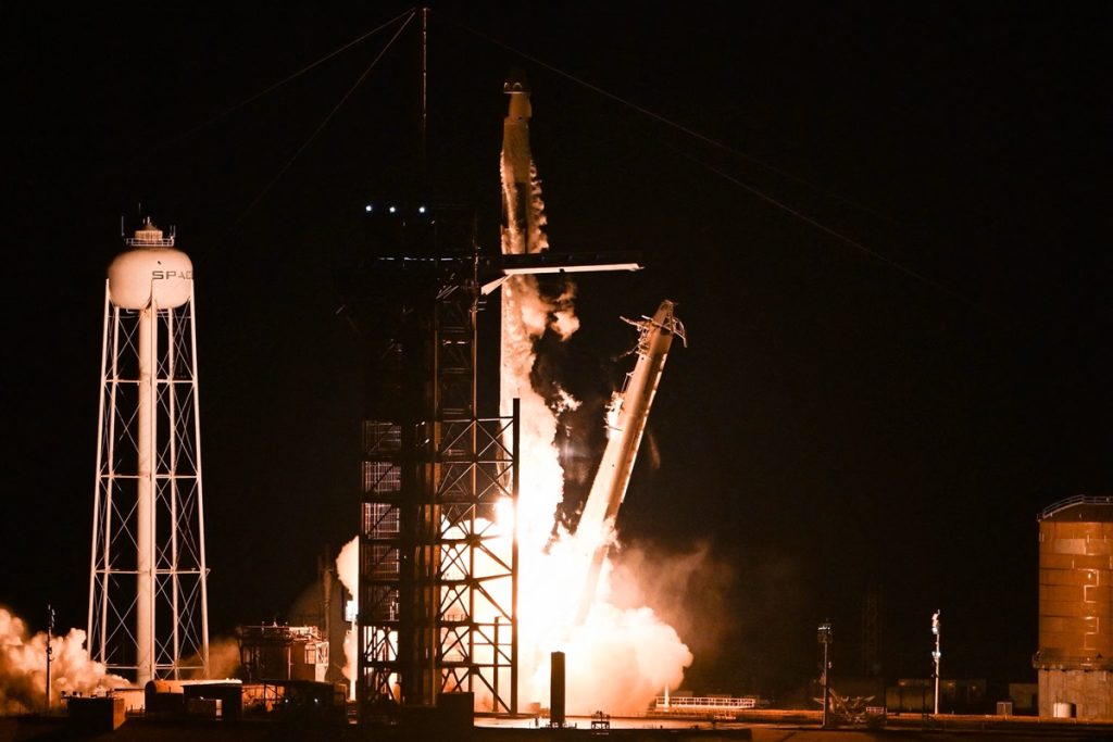 SpaceX Delays Historic Private Spacewalk by a Few Hours