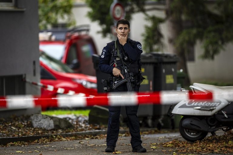 Man Arrested After Stabbing Three Children in Zurich