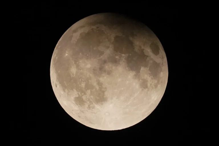 Earth’s Temporary “Mini Moon” Bids Farewell, Set to Return in 2055