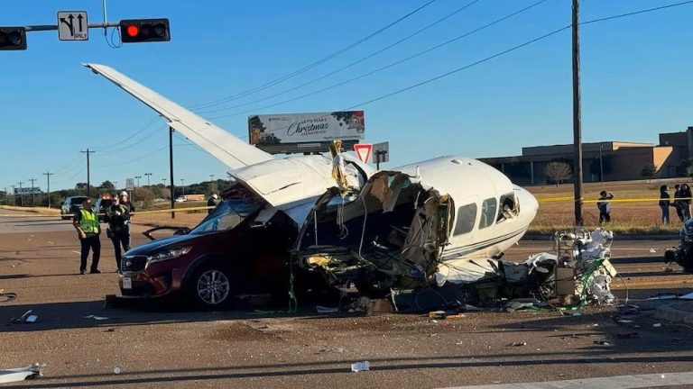 Small Plane Crashes into Vehicles on Victoria, Texas Roadway