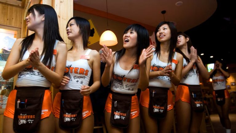 Hooters Files for Bankruptcy but Vows to Stay Open